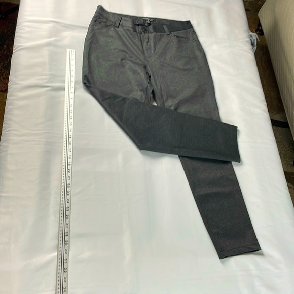 Women’s size 14 Andrew Marc charcoal gray pants - Picture 1 of 12